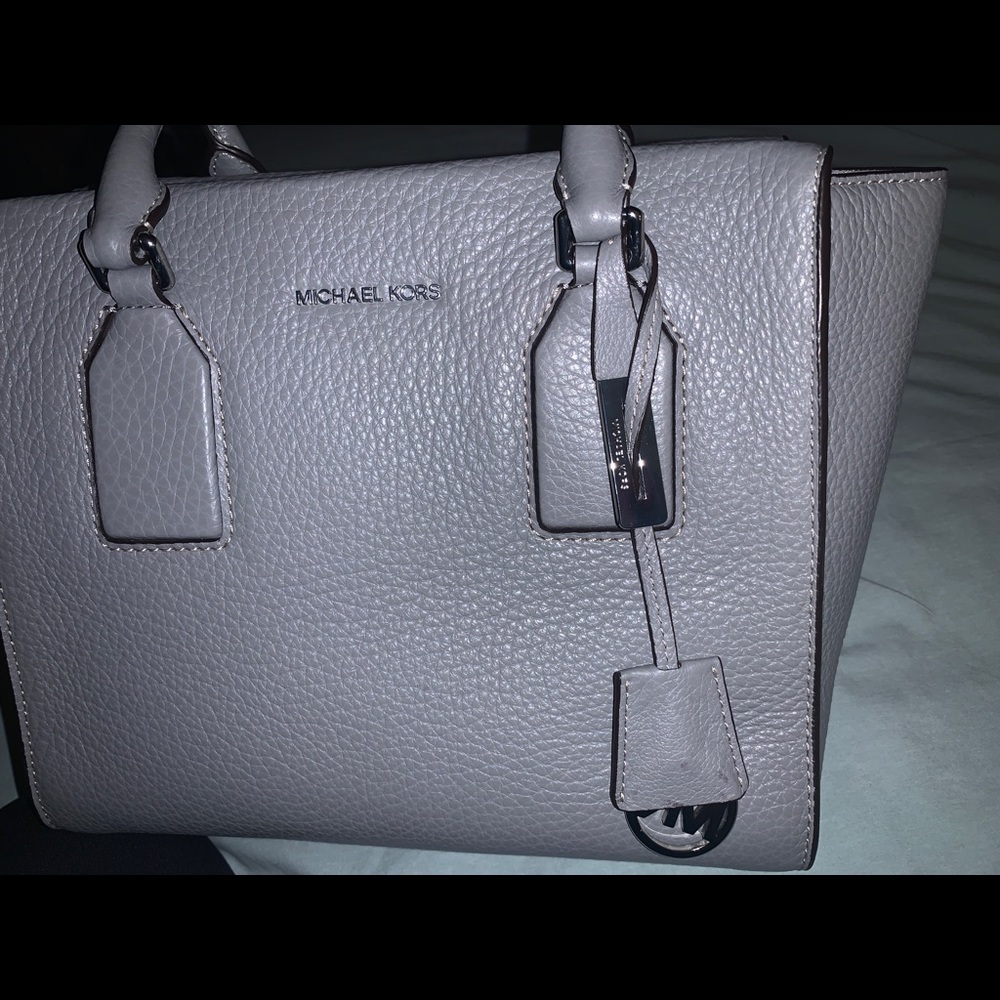 Michael Kors purse. Great Price!